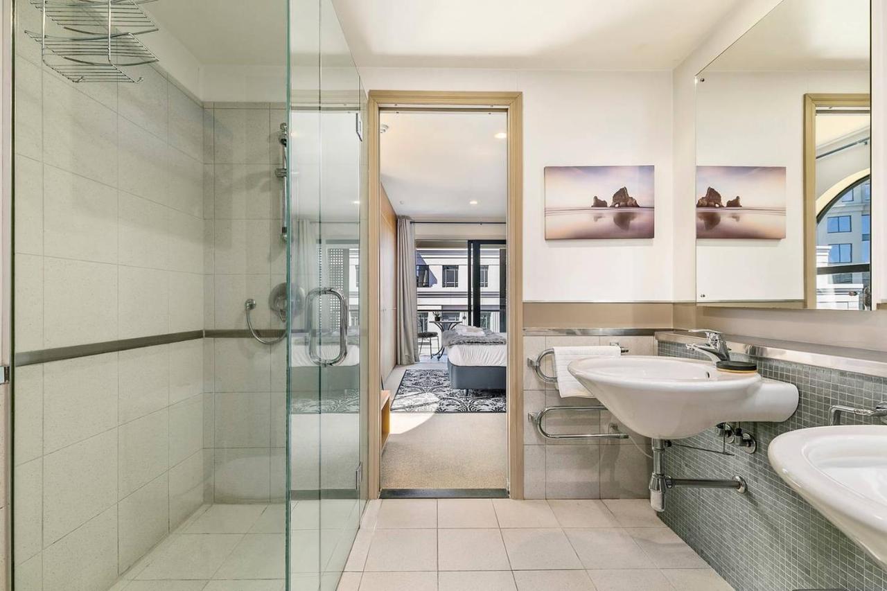 Enormous One Bedroom Beauty In Cbd! Free Parking Auckland Esterno foto